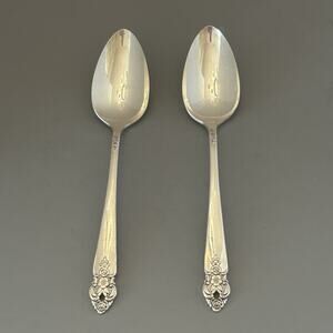 2 Oneida Distinction Serving Spoons Prestige Silver Plate Flatware Vintage